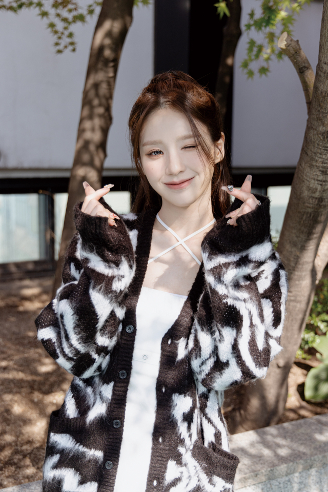 솔로로 돌아온 아르테미스 희진 / 사진=모드하우스