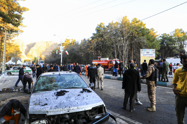 3일(현지시간) 이란 수도 테헤란 남동부 케르만시에서 대규모 폭발 사고가 발생한 다수의 사상자가 발생했다./AP연합뉴스