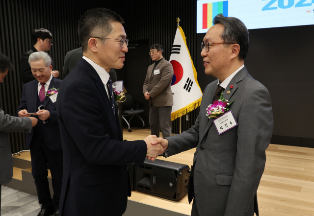 의협 회장, 복지부 면전서 “의대 증원, 인기영합적 정책 논리 접근 안돼”