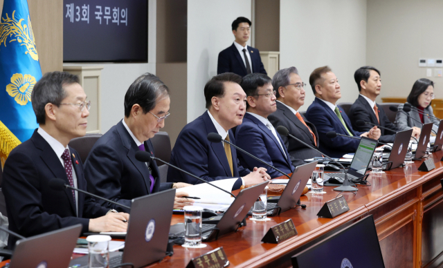 윤석열 대통령이 9일 서울 용산 대통령실 청사에서 열린 국무회의에서 발언하고 있다. 연합뉴스