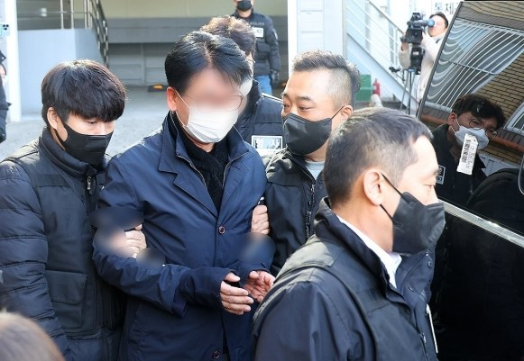 영장실질심사 출석하는 이재명 대표 습격 피의자 김모(67) 씨. 사진=연합뉴스