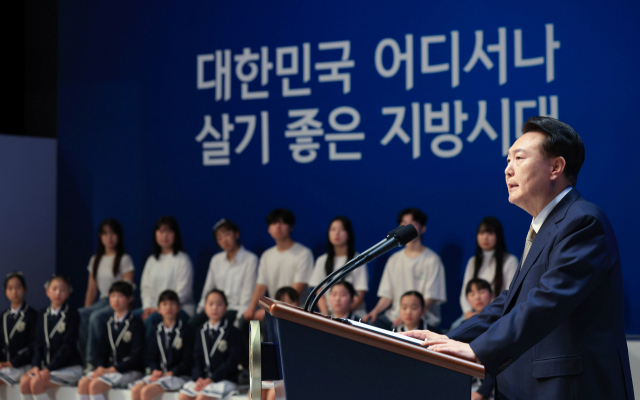 윤석열 대통령이 18일 전주시 덕진구 한국소리문화의전당 모악당에서 열린 전북특별자치도 출범식에서 축사를 하고 있다. 전주=연합뉴스