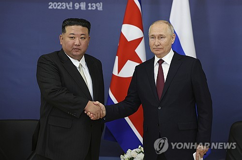 김정은(왼쪽) 북한 국무위원장과 푸틴 러시아 대통령. AP연합뉴스