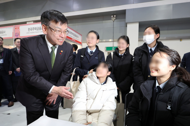 [뒷북경제]'역대 최대' 찍은 공공일자리…20대는 나홀로 감소