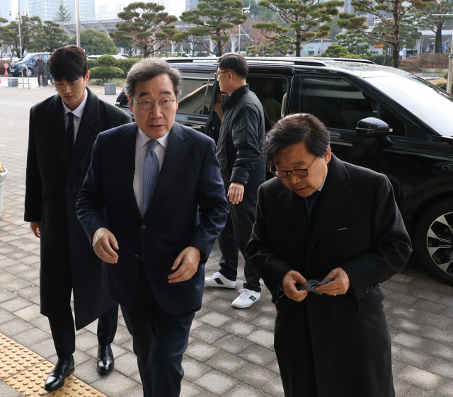 이낙연 “민주 탈당하니 저주·욕설…내부서 변화 불가능”