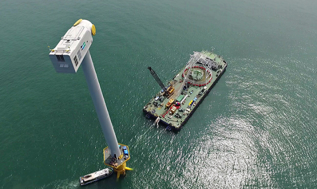 국내 최초 대규모 해상풍력 사업 ‘서남해 해상풍력단지’에 22.9kV 배전급 광복합 해저케이블 설치하는 모습 /사진 제공=대한전선