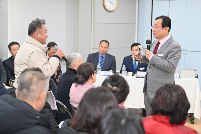 주민과 대화하는 이현재 하남시장. 사진 제공=하남시