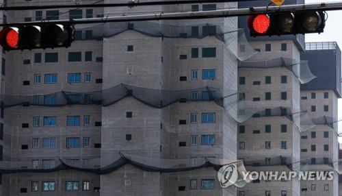 높아진 조달금리에…자산매각·계열사 차입해 급한불 꺼 [시그널]