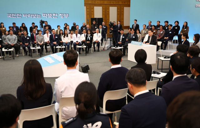 윤석열 대통령이 1일 경기도 성남시 분당서울대병원에서 열린 '국민과 함께하는 민생토론회-여덟 번째, 생명과 지역을 살리는 의료개혁'에서 발언하고 있다. 성남=연합뉴스