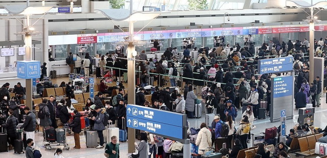 여행객들로 북적이는 인천공항. 사진=연합뉴스