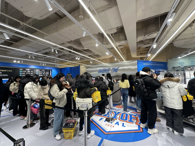 '가비지타임' 굿즈 조기품절…한명이 153만원어치 '싹쓸이'도