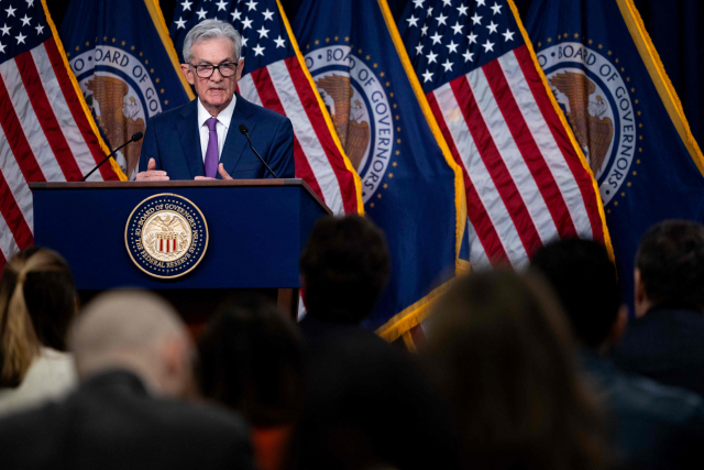 제롬 파월 미 연방준비제도(Fed·연준) 의장이 지난달 31일(현지 시간) 연방공개시장위원회(FOMC) 직후 열린 기자회견에서 질의에 답하고 있다. AFP연합뉴스
