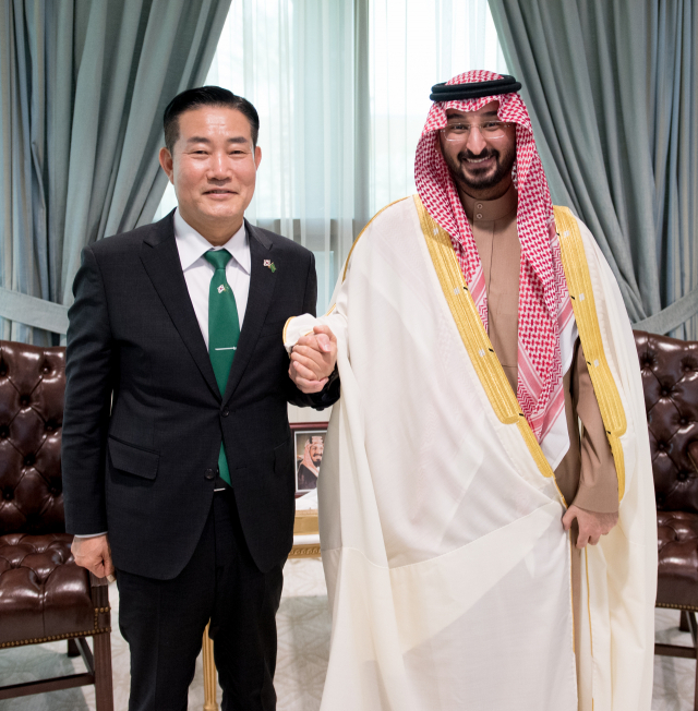 신원식, 사우디 국방장관과 회담…방산협력 논의