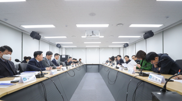 6일 경기도청에서 열린 인구·저출생 전담조직(TF) 첫회의. 사진 제공 = 경기도