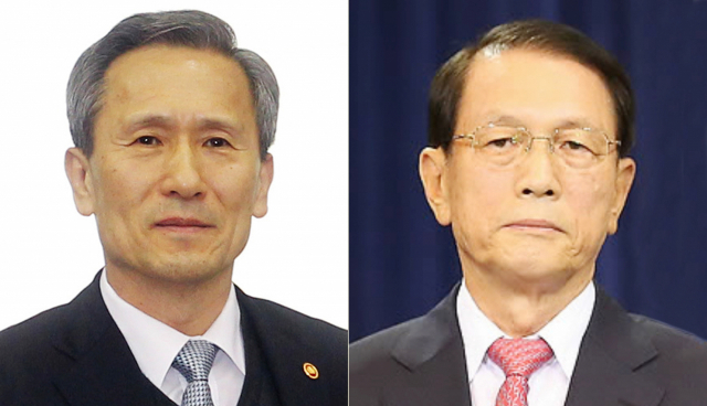 김관진 전 국방부 장관(왼쪽)과 김기춘 전 대통령 비서실장이 6일 특별사면을 받았다. 연합뉴스