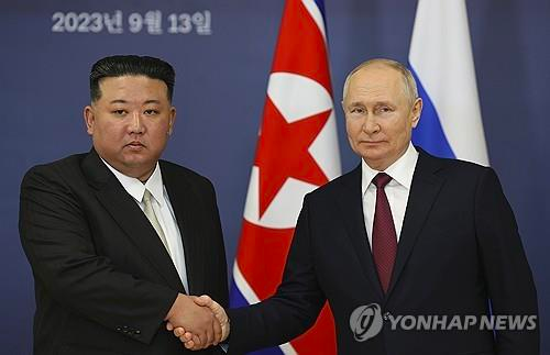 김정은 북한 국무위원장(왼쪽)과 블라디미르 푸틴 러시아 대통령. AP연합뉴스
