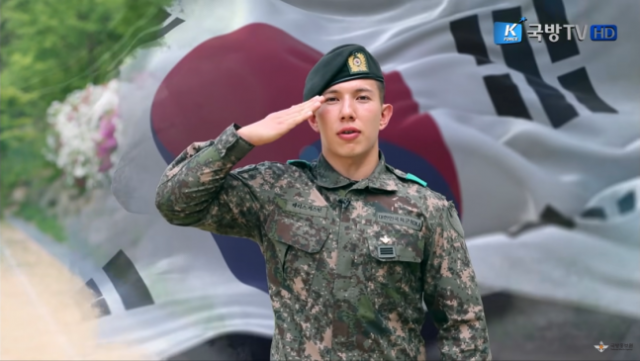 2017년 5월 방송된 세계인의 날 특집 다큐 ‘나는 대한민국 군인이다’의 한 장면. 사진 캡쳐=국방TV 유튜브