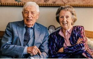 70년 해로 아내와 동반 안락사한 네덜란드 전 총리 ?