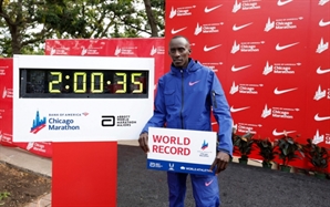 인간의 한계 '2시간대' 벽 끝내 꿈으로 남나…마라톤 세계기록 보유자의 안타까운 죽음