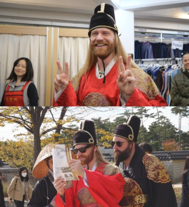 영국 유명 싱어송라이터 샘 라이더와 친구들이 곤룡포 등을 입고 한국의 문화를 즐기고 있는 모습. 사진 제공= MBC에브리원 ‘어서와 한국은 처음이지’
