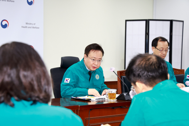 의료대란 핵심 키 쥔 '전공의', 아직은 집단행동 자제…정부 강경기조에 '신중 모드'