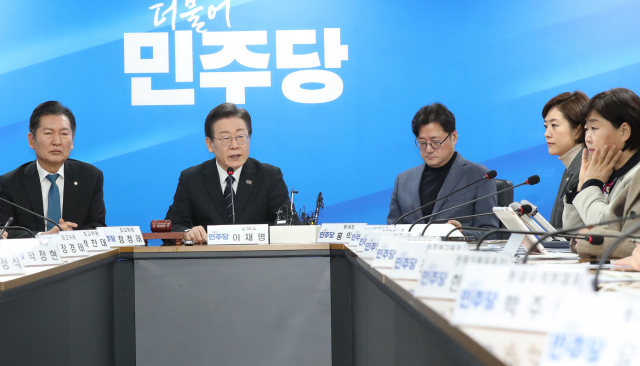 이재명 더불어민주당 대표가 23일 서울 여의도 중앙당사에서 열린 최고위원회의에서 발언하고 있다. 권욱 기자
