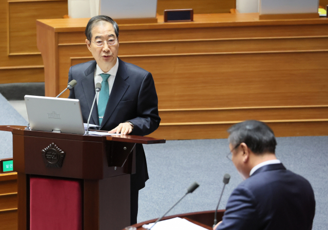 한덕수 국무총리가 23일 국회 본회의 대정부질문에서 답변하고 있다. 연합뉴스