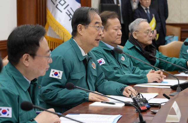 한덕수 국무총리가 23일 서울 종로구 정부서울청사에서 열린 의사집단행동 중앙재난안전대책본부 회의에서 모두발언을 하고 있다. 성형주 기자 2024.02.23