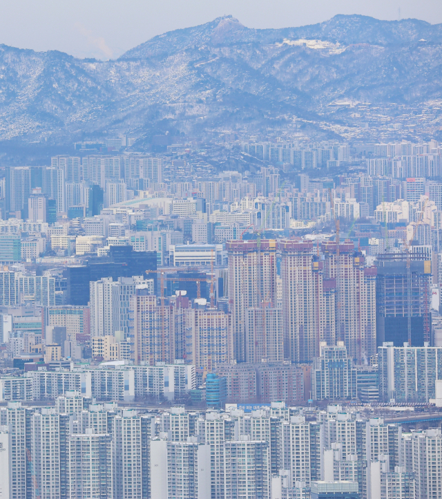 경기도 광주시 남한산성에서 바라본 서울 아파트 단지 모습. 연합뉴스