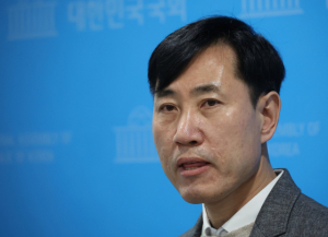 하태경 국민의힘 의원이 1월 29일 국회에서 출마지 관련 입장을 발표하고 있다. 연합뉴스