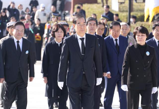 韓총리 '2·28 정신으로 공정한 민주사회 만들 것'