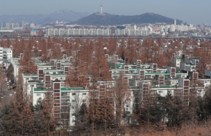 현재 재건축이 진행되고 있는 서울 반포주공1단지 전경. 연합뉴스