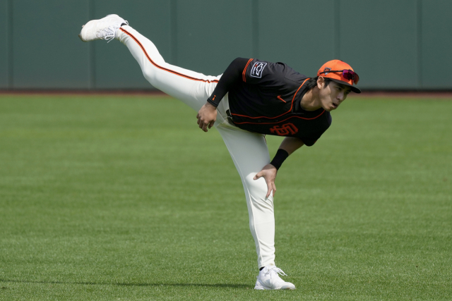 이정후, MLB 시범경기 첫 타석서 안타 폭발