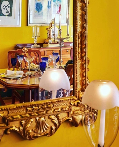 록 밴드 퀸의 프레디 머큐리가 거주했던 영국 런던의 주택 내부. barneyhindlephotography 소셜미디어 캡처·연합뉴스