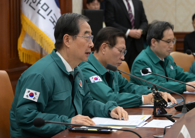 한덕수 국무총리가 28일 서울 종로구 정부서울청사에서 열린 의사집단행동 중앙재난안전대책본부 회의에서 모두발언을 하고 있다.