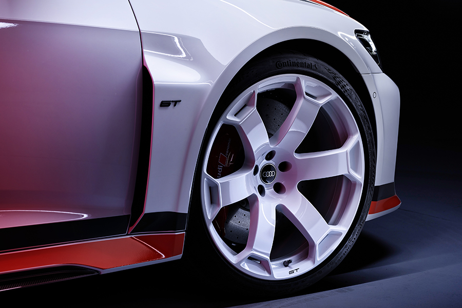 [리뷰] RS 6 아반트의 마지막 방점을 찍는 초고성능 왜건 - 아우디 RS 6 아반트 GT
