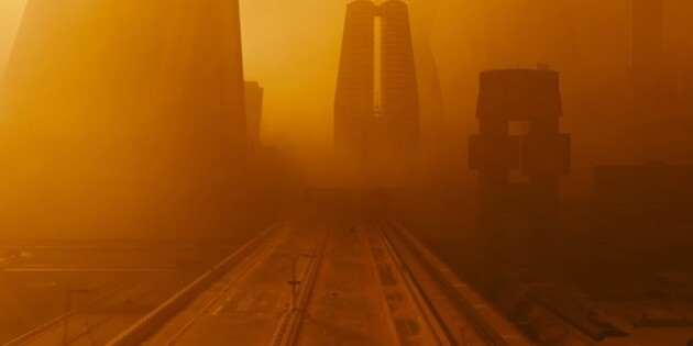 영화 ‘블레이드 러너 2049’ 속 유령도시. 핵폭발로 EMP가 대량 발생하면서 모든 일상이 멈춰버렸다. 사진=넷플릭스 캡처