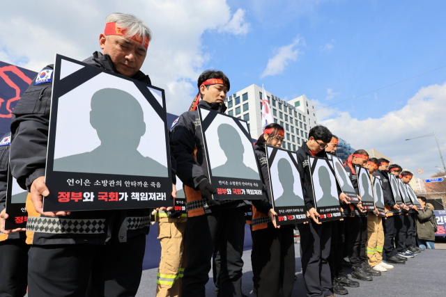 매일 불구덩이 뛰어드는 ‘소방관’ 허리 건강 빨간 불 [일터 일침]