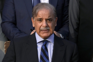 셰바즈 샤리프 전 파키스탄 총리, 새 정부 총리 선출