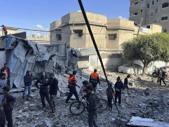 이스라엘의 공습으로 파괴된 가자지구 난민촌 풍경. AP연합뉴스