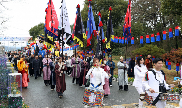 제 52회 강진축제 개막식에서 진행된 퍼포먼스. 사진 제공=강진군