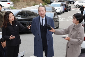 '전공의 파업 공모 혐의' 주수호 의협 간부 소환조사