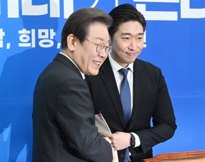민주 ‘8호 인재’ 김용만, 음주운전 이력에 사과…“깊이 반성”