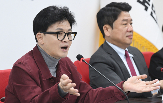 한동훈 '이재명 대표 자기가 살기 위해 종북세력에 전통의 민주당을 숙주 정당으로 내주고 있다'