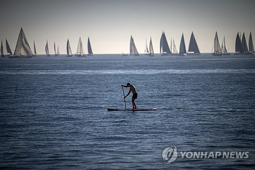 지난 2월 스페인 바르셀로나 지중해. 사진=AP 연합뉴스 자료