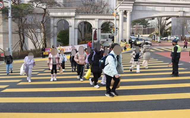 부산 광폭 횡단보도 모습