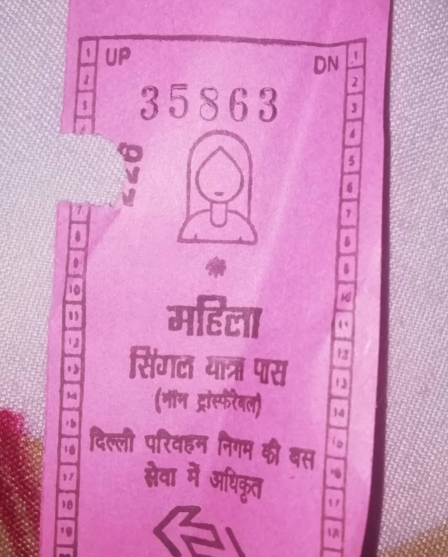 델리주 여성들을 위한 무료 버스 승차 티켓인 '핑크 티켓'. 사진=인스타그램 캡처