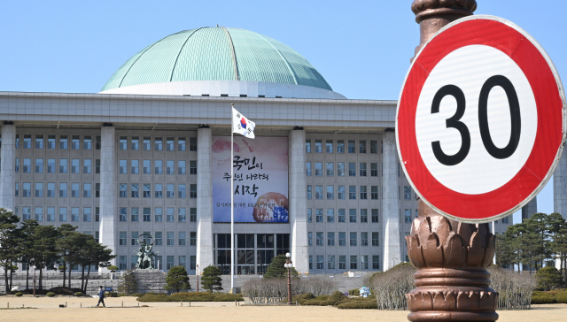 이재명 '사면·음란·친일·극우·패륜 공천'…한동훈 '운동권·부패·종북세력 합체'