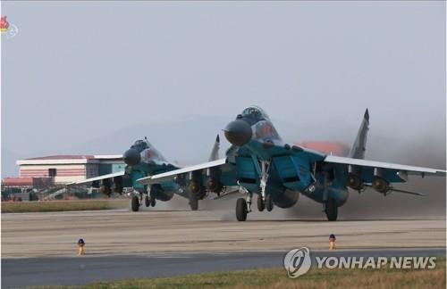 북한 전투비행술경기대회에 등장한 ‘미그-29’. 연합뉴스