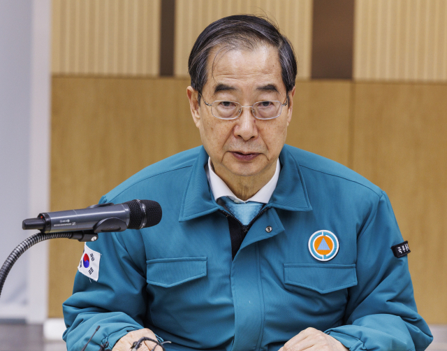 한덕수 국무총리가 11일 서울 영등포구 뇌혈관전문 명지성모병원을 방문해 의료진과 가진 간담회에서 발언하고 있다. 연합뉴스